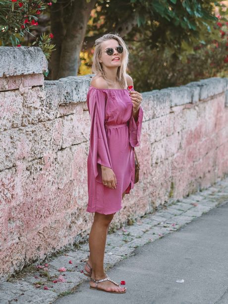 Pinkes kurzes kleid