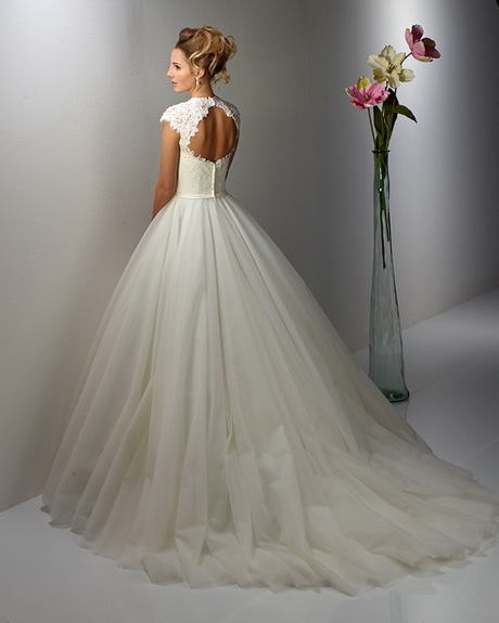 brautkleid-rckenfrei-92-12 Brautkleid rückenfrei