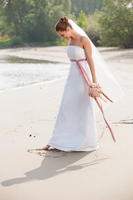 hochzeitskleid-schlicht-elegant-81-8 Hochzeitskleid schlicht elegant