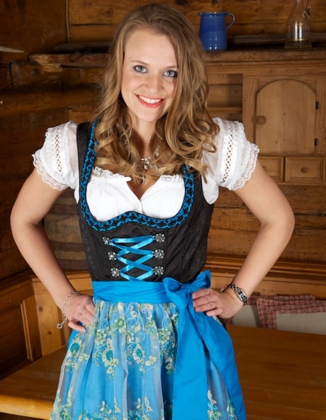 country-line-dirndl-2023-65_4 Country line dirndl 2023