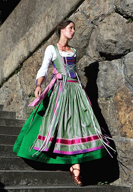 designer-dirndl-lang-51_16 Designer dirndl lang