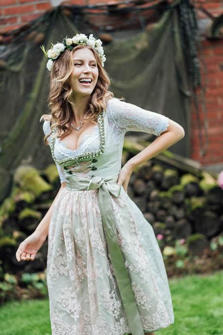 Dirndl dekolleté