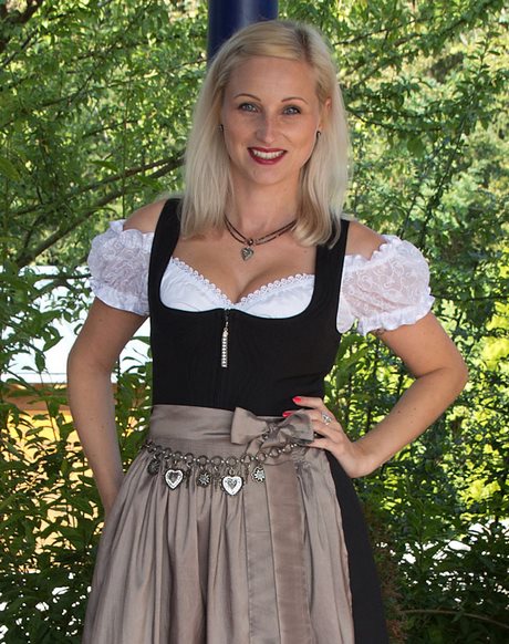 bedienung-dirndl-99_6 Bedienung dirndl