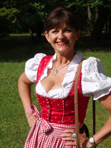 dirndl-fur-altere-frauen-64_12 Dirndl für ältere frauen