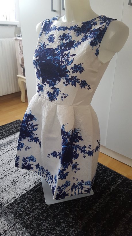kleid-mit-blauen-blumen-43_4 Kleid mit blauen blumen