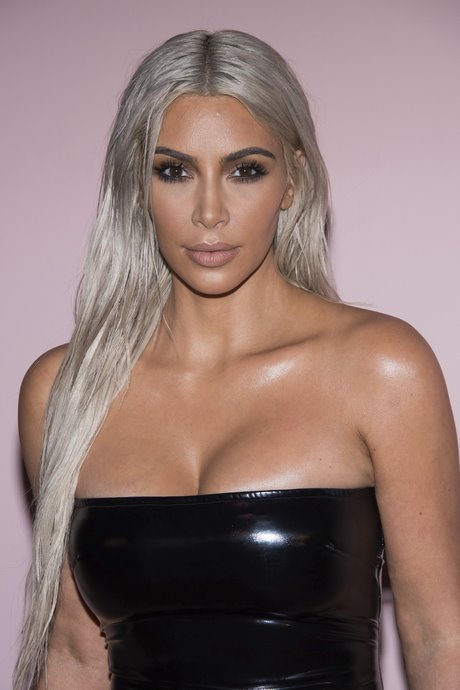kim-kardashian-weisses-kleid-58_15 Kim kardashian weißes kleid