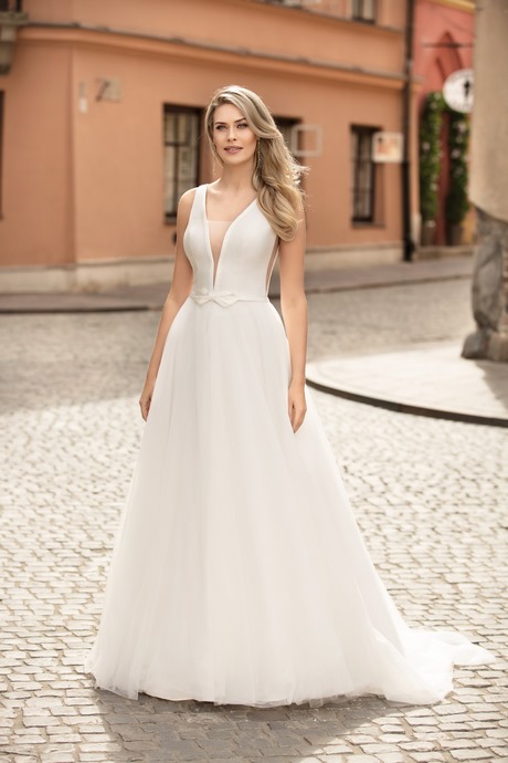 brautkleid-schlicht-mit-tragern-51_20 Brautkleid schlicht mit trägern