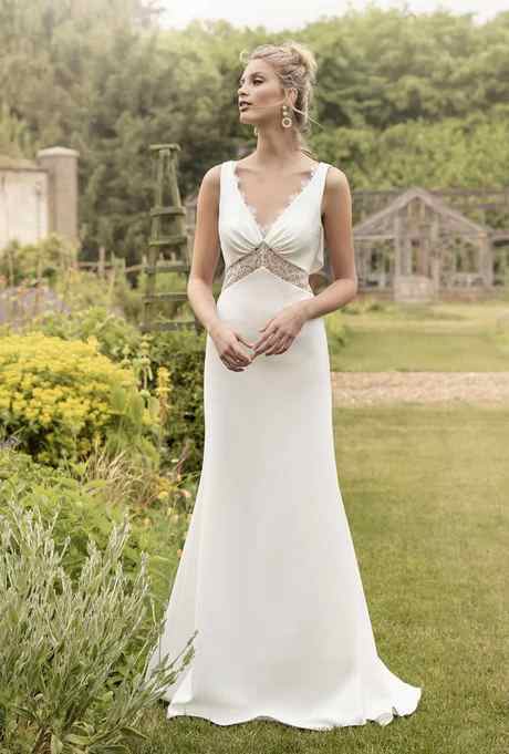 schlichtes-brautkleid-ruckenfrei-42_17 Schlichtes brautkleid rückenfrei