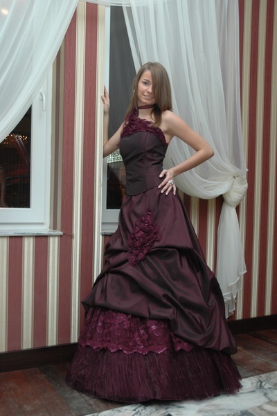 Ballkleid weinrot