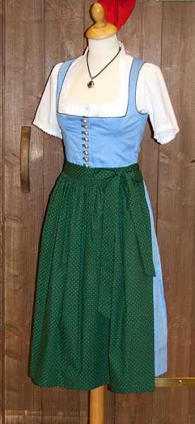 dirndl-rot-weiss-kariert-grune-schurze-44_5 Dirndl rot weiß kariert grüne schürze